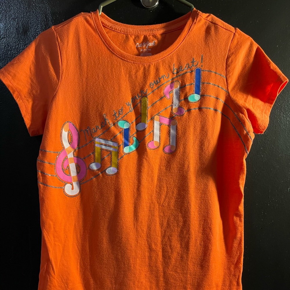 GIRLS-SIZE 14/16-XL-"CAT & JACK" SHORT-SLEEVE  TOP W/MUSIC NOTES & QUOTE--ORANGE